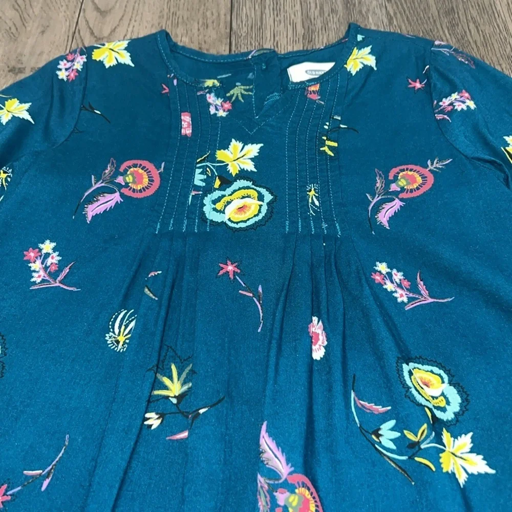NWOT Old Navy three-quarter length sleeve flowey floral pleated style dress